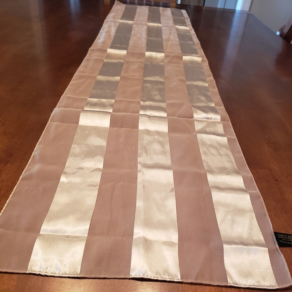 Gold-Stripped Table-Runner - Picture 6 of 8